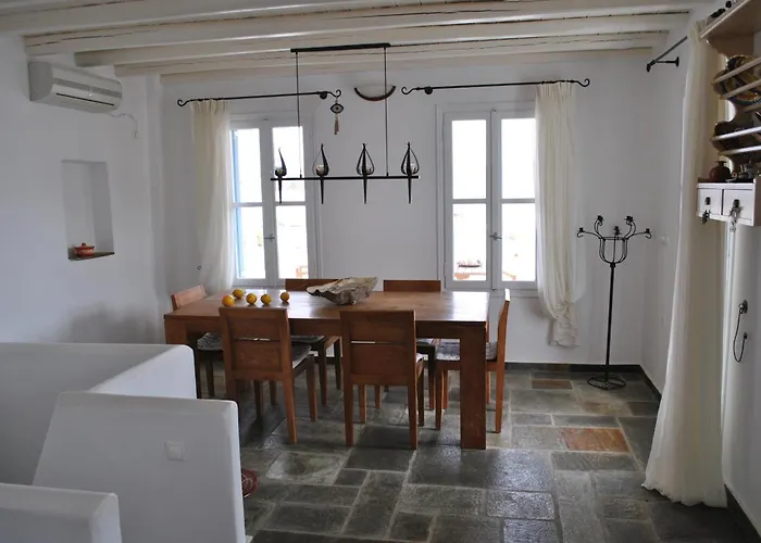 Pende Traditional Villa *