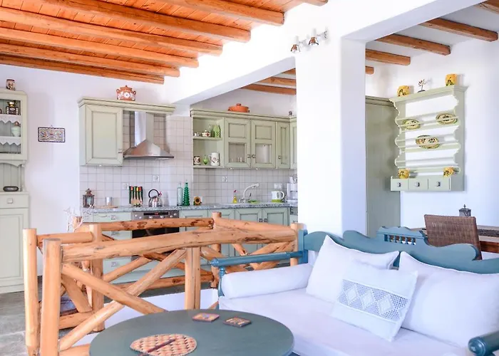 Pende Traditional Villa *