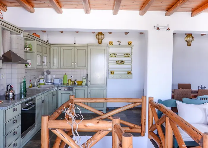 Pende Traditional Villa *