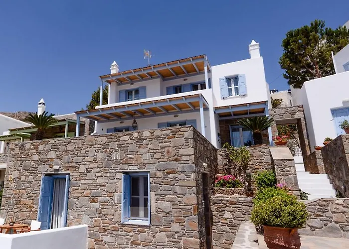 Pende Traditional * Livadi (Serifos)