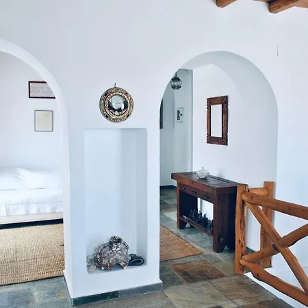 Pénde Traditional * Livadi (Serifos)