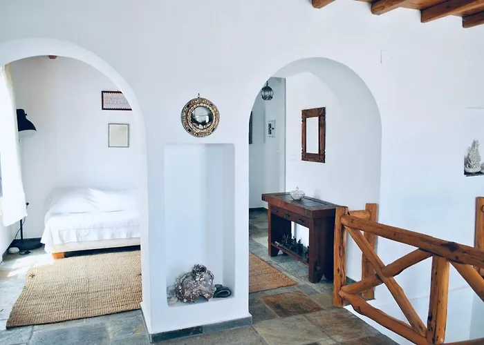 Pénde Traditional * Livadi (Serifos)